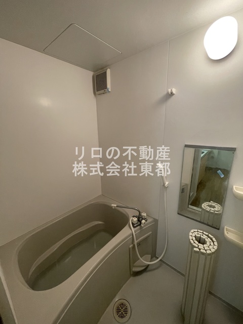 バス・シャワールーム　バスルームは浴槽付なので、ゆったり湯船につかれますね♪