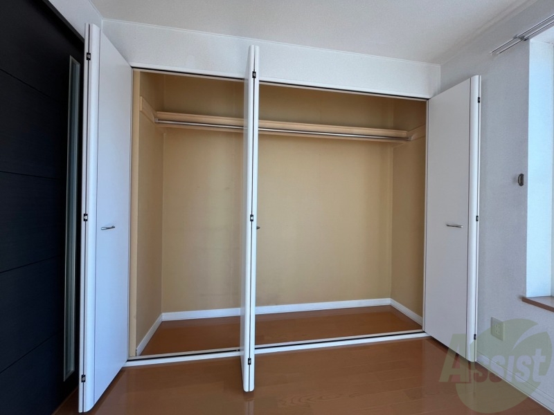 収納　寝室の収納です。部屋がすっきり片付きます。
