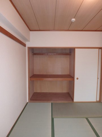 収納　押入