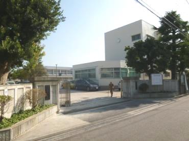中学校　横浜市立大綱中学校（中学校）まで232m