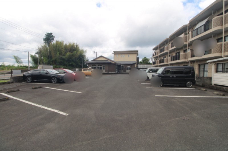 駐車場　駐車場