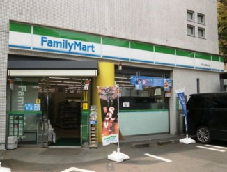 コンビニ　ファミリーマート芦花公園駅北店（コンビニ）まで512m