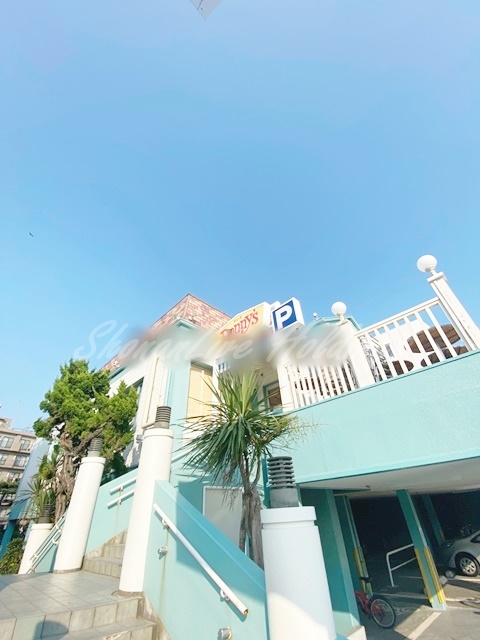 飲食店　デニーズ江ノ島店（飲食店）まで592m