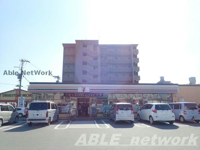 コンビニ　セブンイレブン熊本本荘町店（コンビニ）まで410m