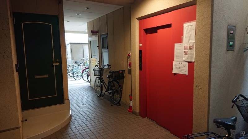 ロビー　エレベーターホール