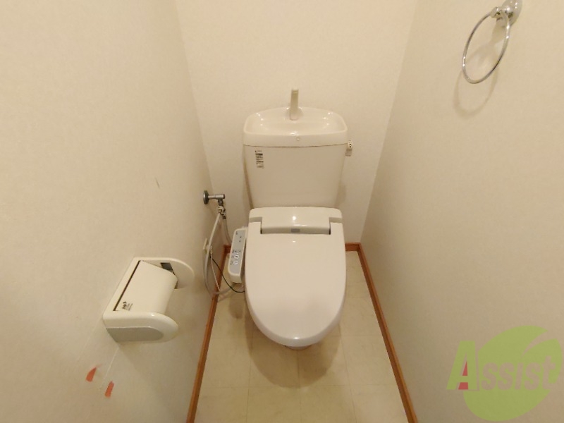 トイレ　こちらはトイレです。清潔感があり、安心して使用できます。