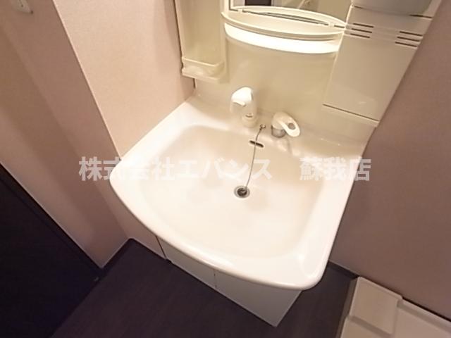 洗面設備　使いやすい独立洗面台です