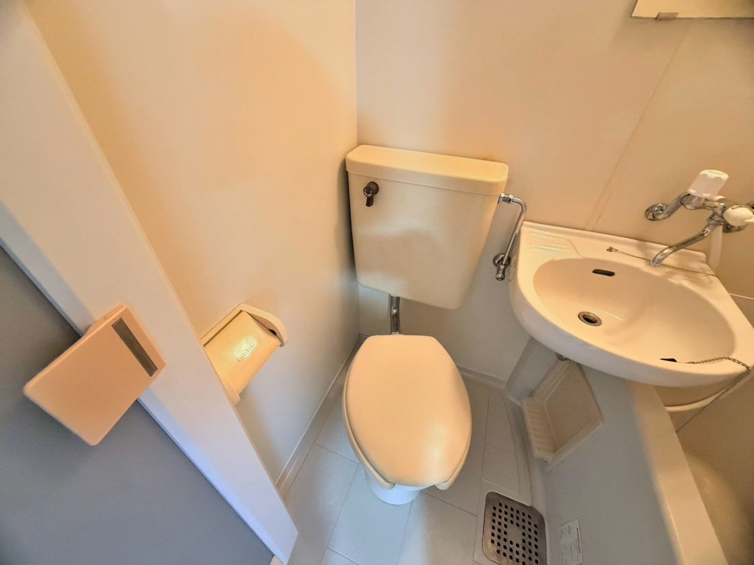 ＪＲ関西本線 東部市場前駅 徒歩9分 5階建 築38年のトイレ写真