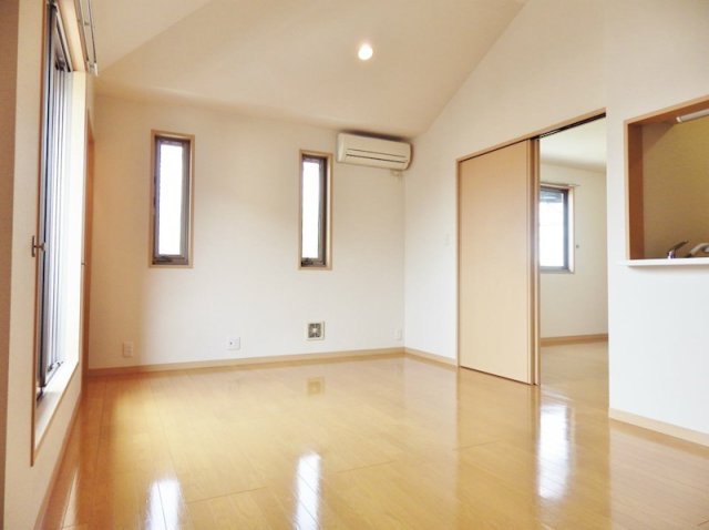 ESTOURの居間写真