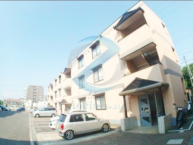 建物外観　駐車場