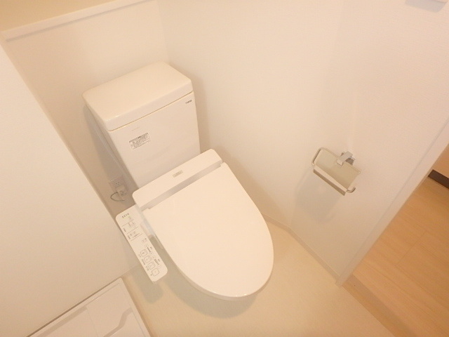 REGALIZ北千住のトイレ写真