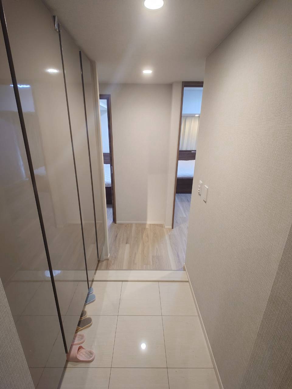 シーンズ上本町の玄関写真