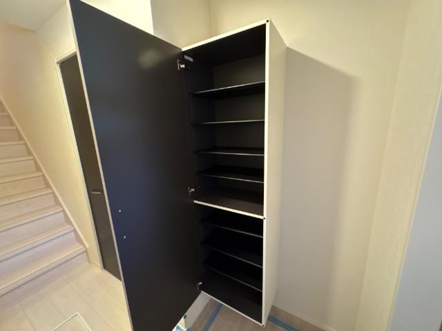 収納　シューズBOX