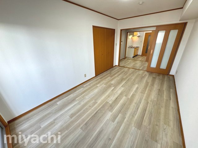 グランシティFukushimaの居間写真