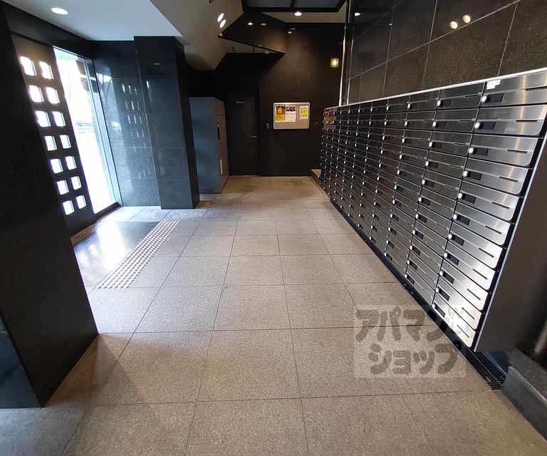 パインフィールド御池の外観写真