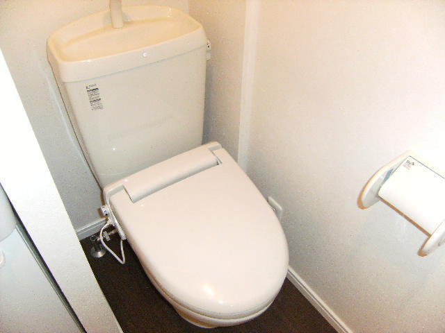 ＪＲ中央線 西八王子駅 徒歩5分 2階建 築15年のトイレ写真