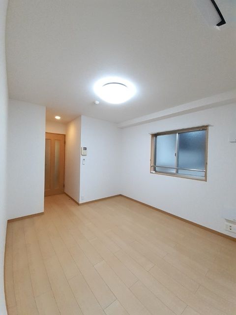 東急田園都市線 三軒茶屋駅 徒歩6分 6階建 築19年の居間写真