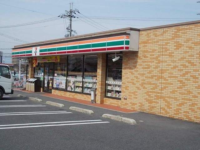 コンビニ　セブンイレブン草津野路店（コンビニ）まで400m