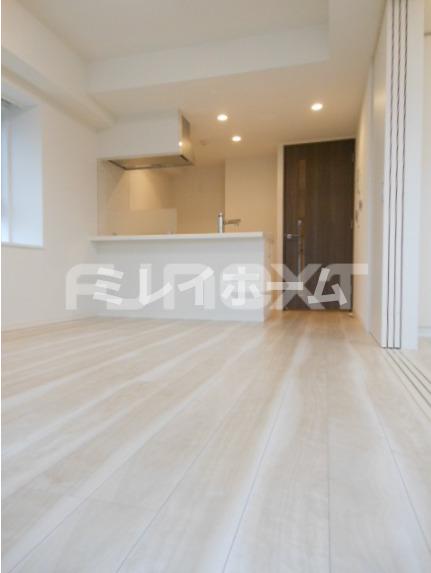 居室・リビング　同建物内、別のお部屋の参考写真になります。