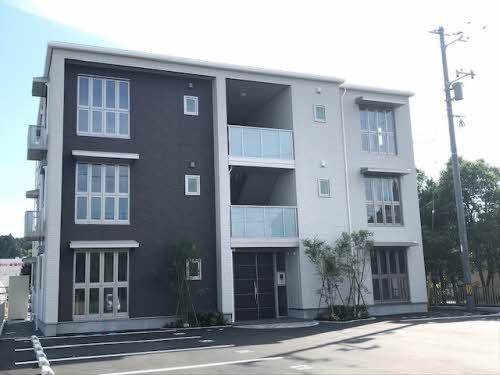 ＪＲ山陰本線 松江駅 バス乗車時間：10分 最寄りバス停で下車 徒歩5分 築7年