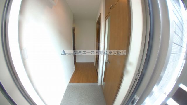 リヴェール若江の玄関写真
