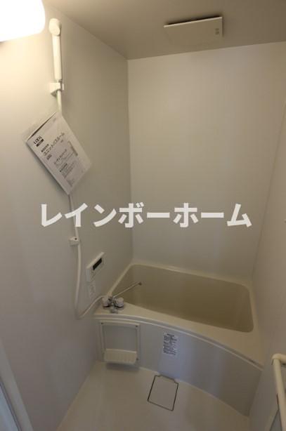 ＪＲ総武線 下総中山駅 徒歩15分 2階建 築8年の風呂写真