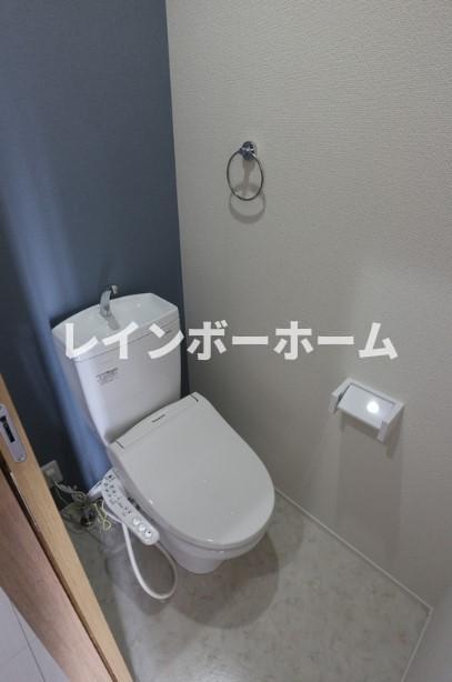 ＪＲ総武線 下総中山駅 徒歩15分 2階建 築8年のトイレ写真
