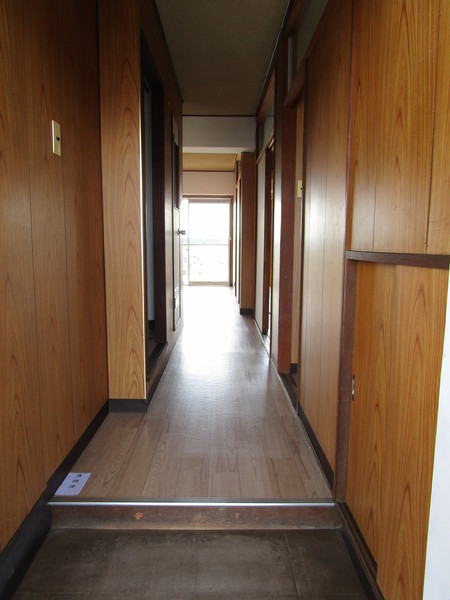 館林駅前ハイツの玄関写真