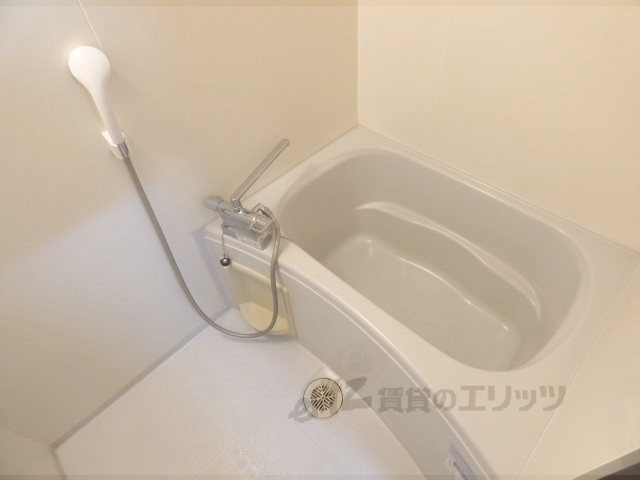 レオパレスレーゼンの風呂写真