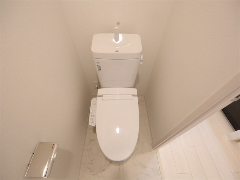 名鉄名古屋本線 金山駅 徒歩8分 12階建 築6年のトイレ写真