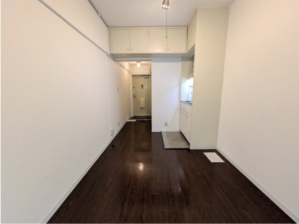 東急東横線 学芸大学駅 徒歩9分 5階建 築42年の居間写真
