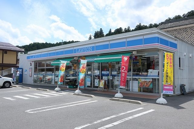 コンビニ　ローソン（コンビニ）まで450m