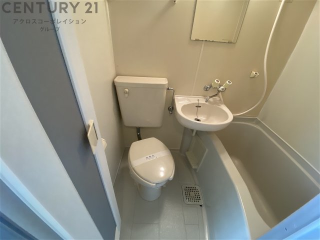トイレ　浴室内にトイレがあります！