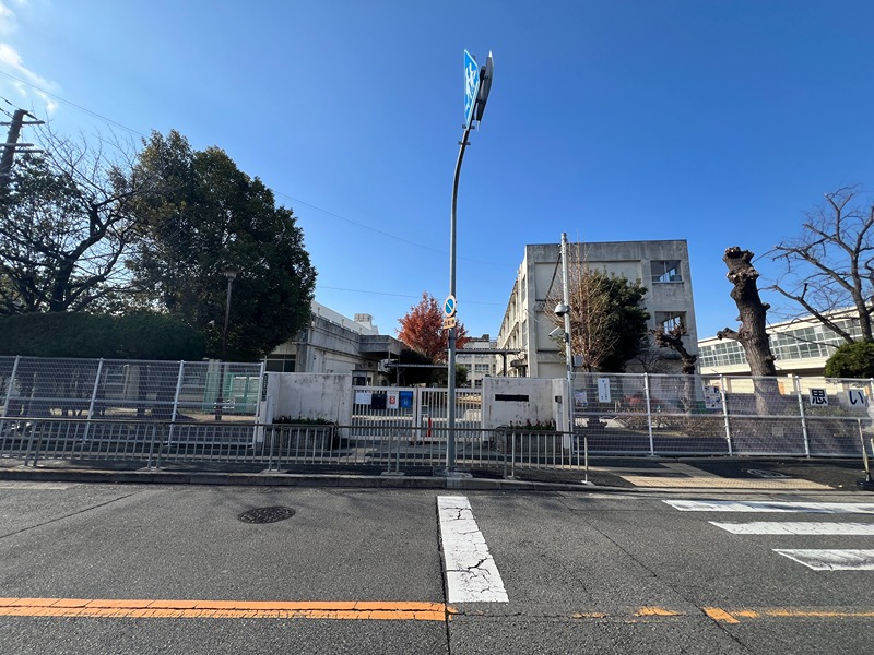 小学校　東深井小学校（小学校）まで359m