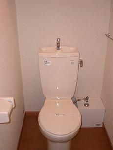 レオパレスMARCHのトイレ写真