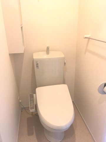 ＪＲ福知山線 篠山口駅 徒歩3分 2階建 築11年のトイレ写真