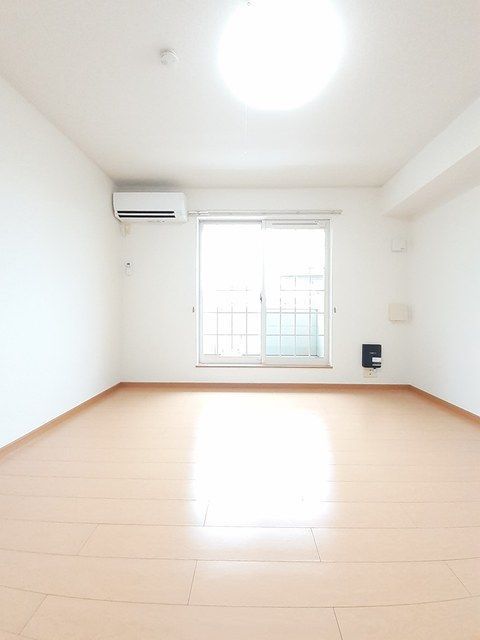 京王線 平山城址公園駅 徒歩5分 2階建 築18年の居間写真
