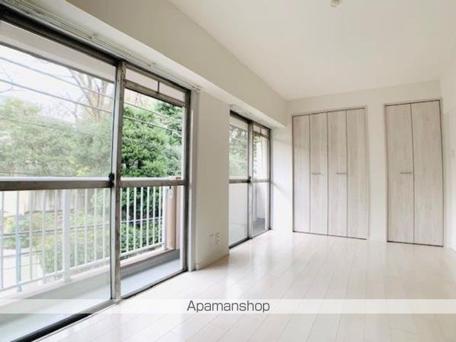 広尾ハイツの居間写真