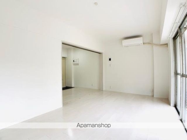 広尾ハイツの居間写真