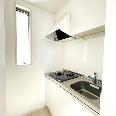 キッチン　※写真は別号室のものですので現状優先とさせていただきます