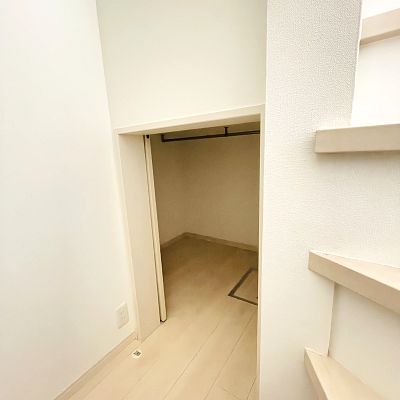 玄関　※写真は別号室のものですので現状優先とさせていただきます