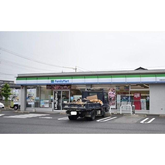 コンビニ　ファミリーマート鈴鹿桜島二丁目店（コンビニ）まで431m
