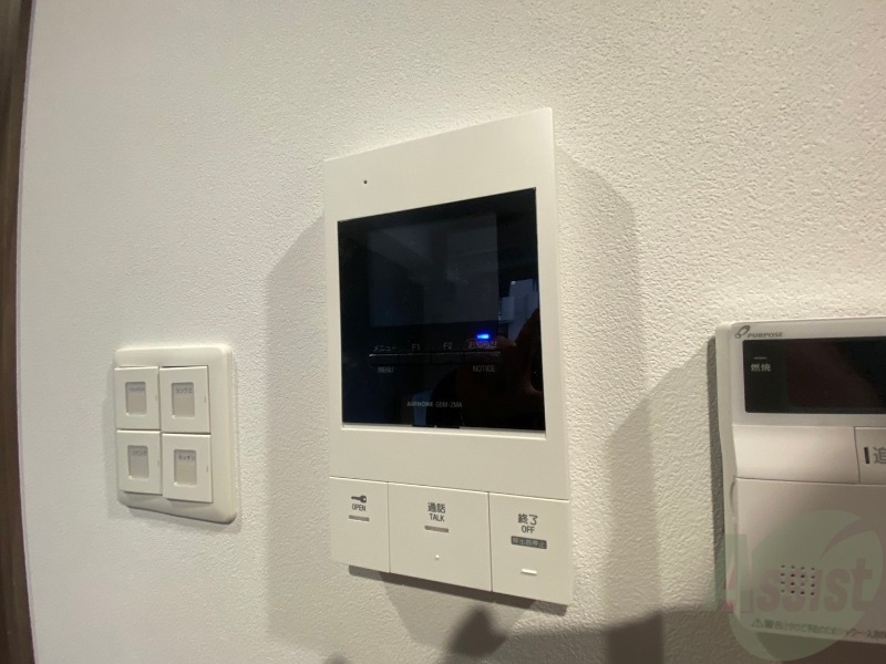 セキュリティ　ＴＶモニター付インターホンです。来客者の顔が見えるので安心！