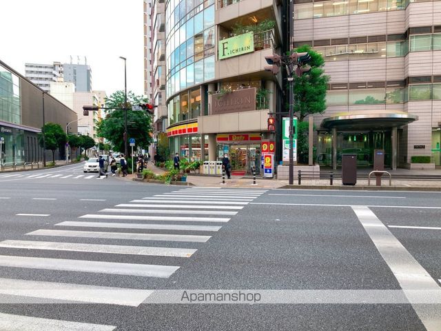 コンビニ　デイリーヤマザキ（コンビニ）まで526m