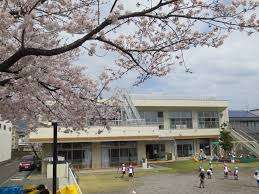 幼稚園・保育園　うど東こども園（幼稚園・保育園）まで575m