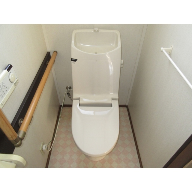 小町屋駅前住宅のトイレ写真