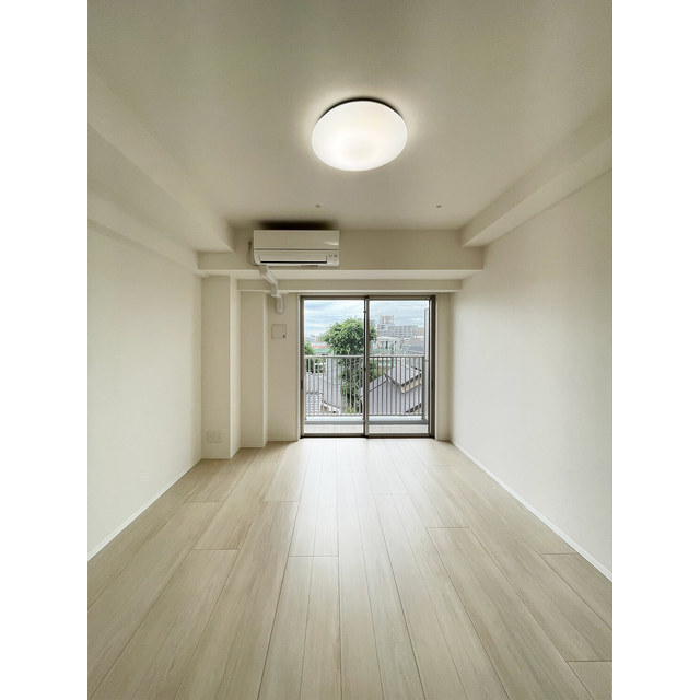 シェノン三軒茶屋の居間写真