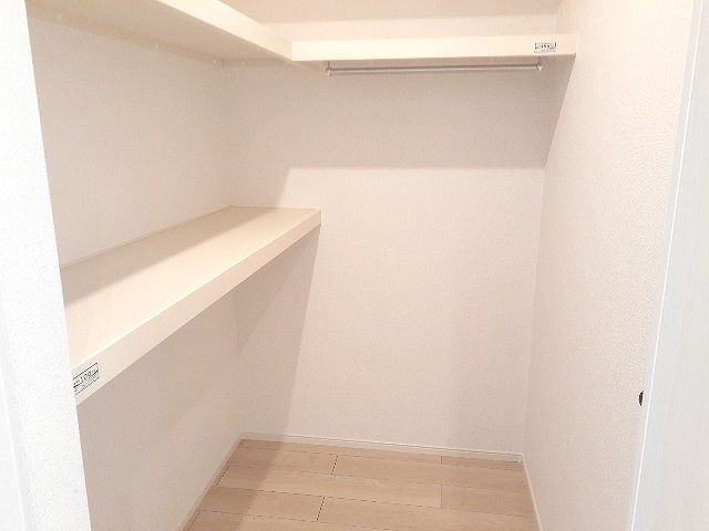 ユニ・エルマーナの内装写真
