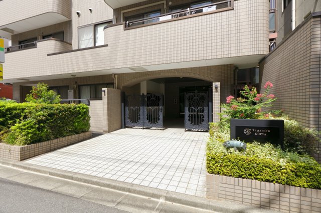 京成本線 京成小岩駅 徒歩3分 8階建 築34年の外観写真