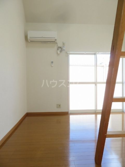 グレース富士見の居間写真